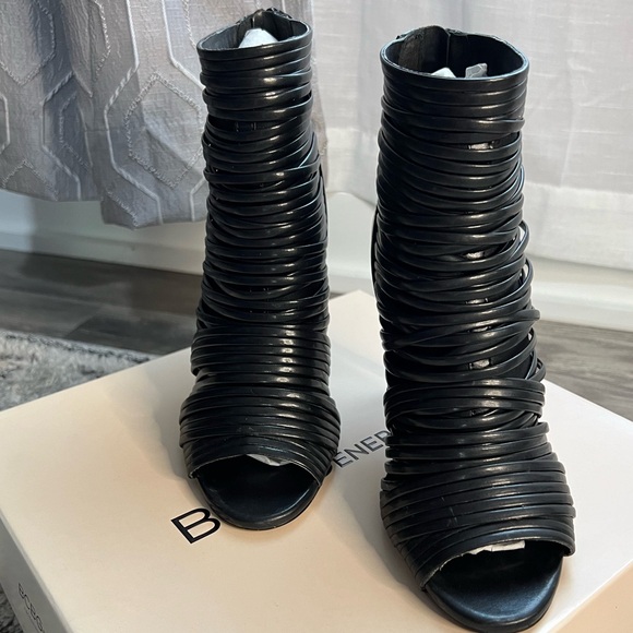 Woman’s BCBGeneration open toe bootie - Picture 3 of 4